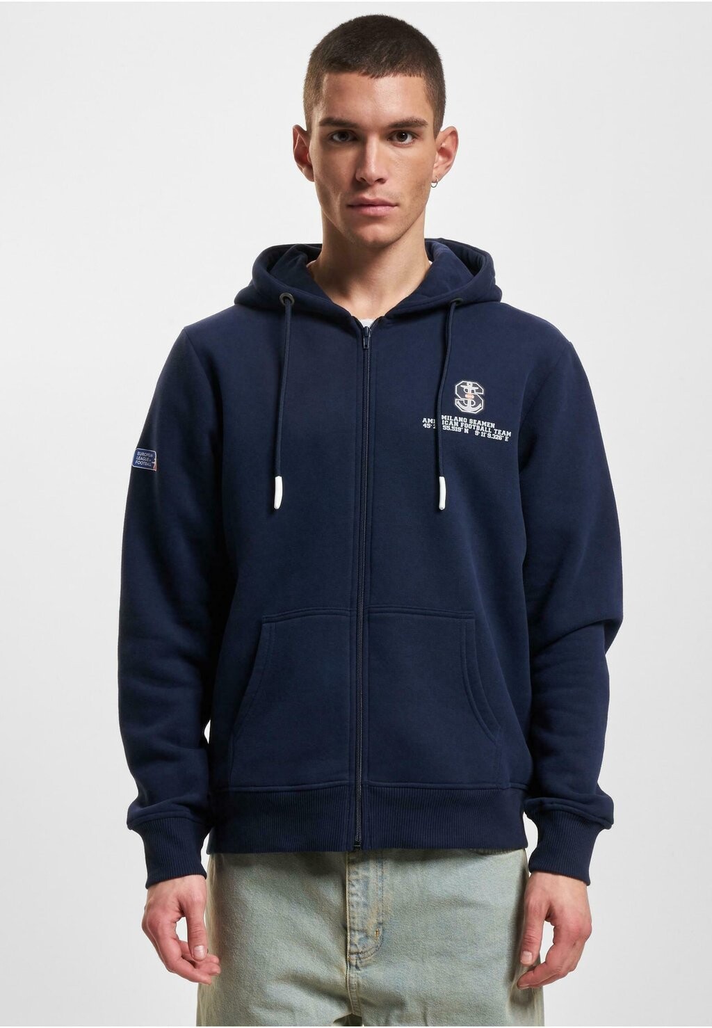 Толстовка на молнии EUROPEAN LEAGUE OF FOOTBALL MILANO SEAMEN TERRITORY ZIP HOODY DEF, темно-синий
Толстовка на молнии EUROPEAN LEAGUE OF FOOTBALL MILANO SEAMEN TERRITORY ZIP HOODY DEF, темно-синий