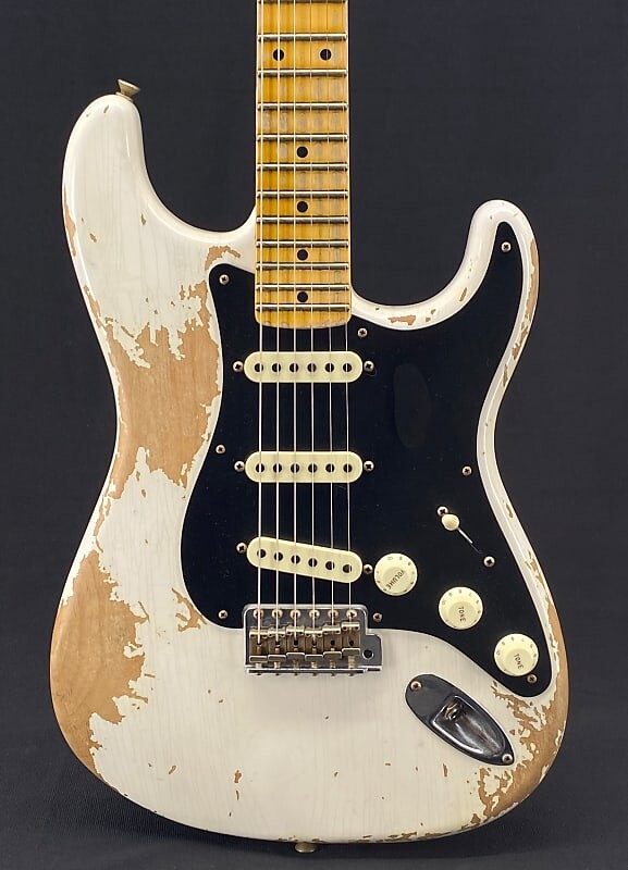 Fender Custom Shop Poblano Super Heavy Relic Stratocaster в цвете Aged White Blonde Custom Shop Poblano Strat
Fender Custom Shop Poblano Super Heavy Relic Stratocaster в цвете Aged White Blonde Custom Shop Poblano Strat