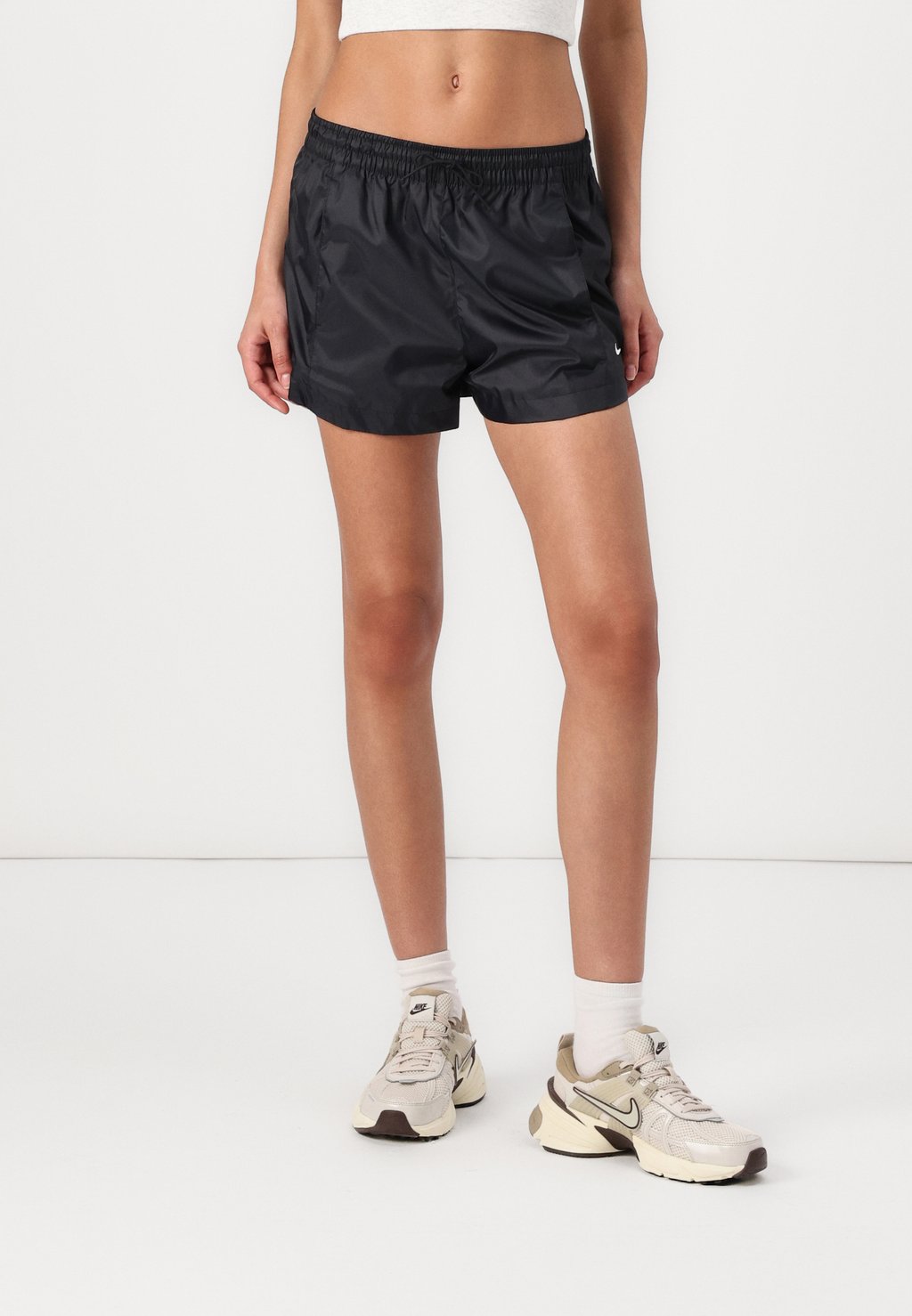 Спортивные шорты Nike Sportswear, черный 
Спортивные шорты Nike Sportswear, черный