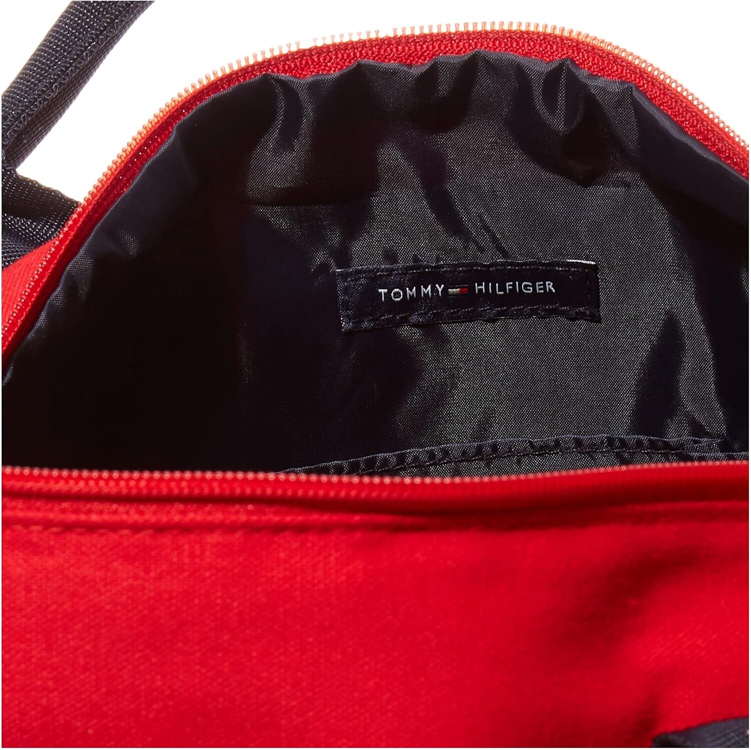 Детская дорожная сумка Tommy Hilfiger Gino
Детская дорожная сумка Tommy Hilfiger Gino