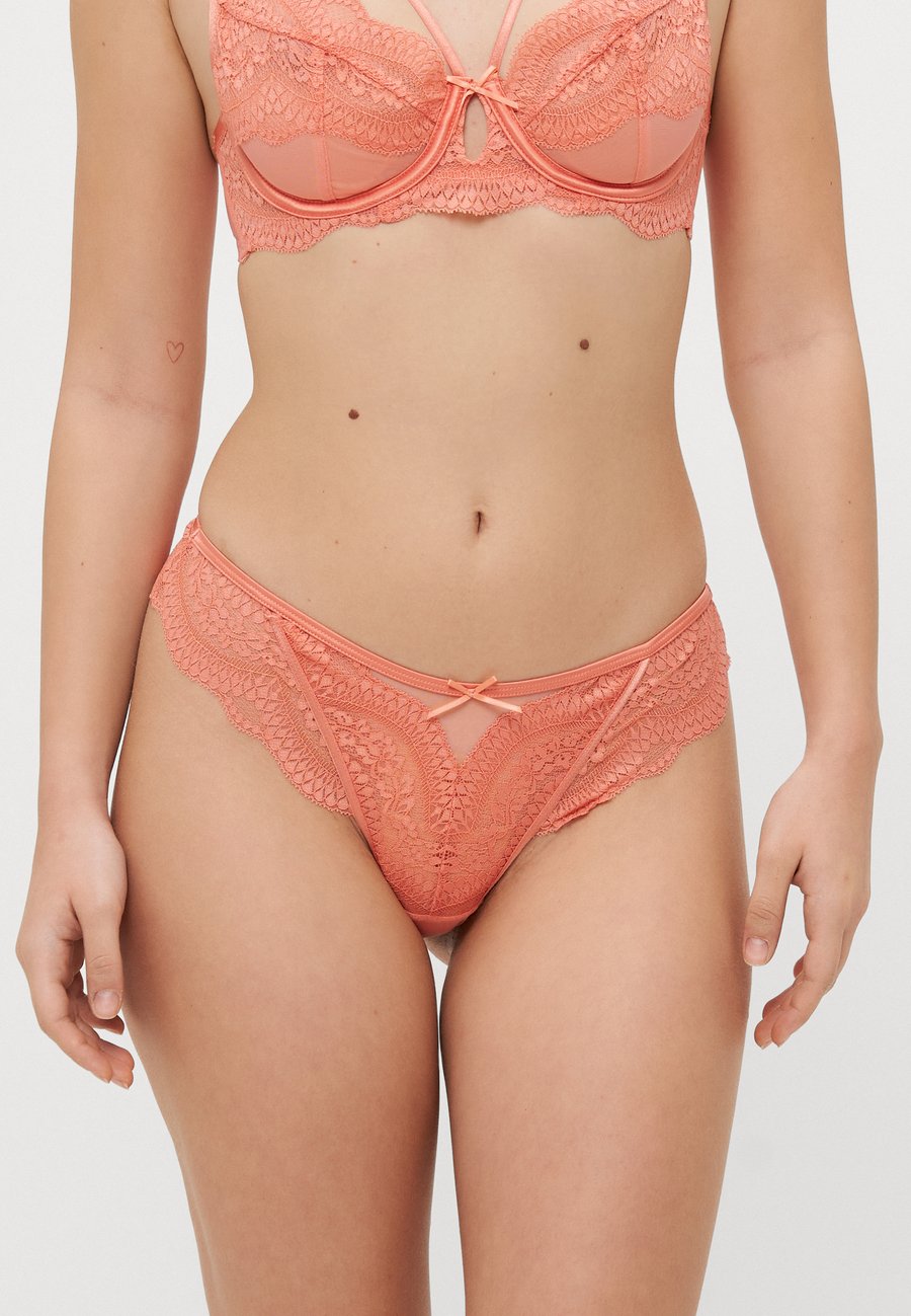 Трусы Hunkemöller ROBIJN, Lantana/Coral
Трусы Hunkemöller ROBIJN, Lantana/Coral