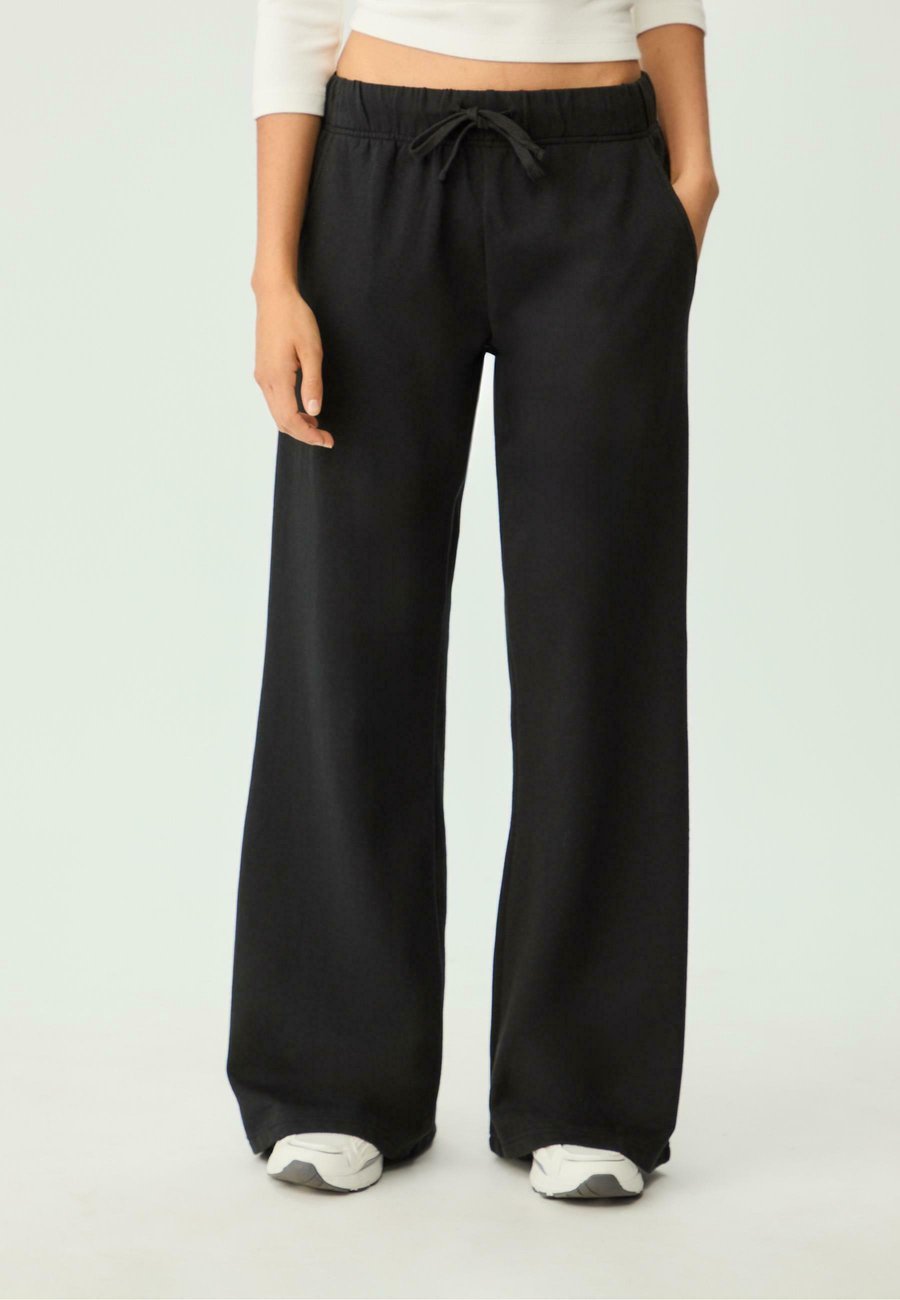 Брюки Stradivarius RELAXED FIT FLARED WITH DRAWSTRINGS, Black/Metallic Black
Брюки Stradivarius RELAXED FIT FLARED WITH DRAWSTRINGS, Black/Metallic Black