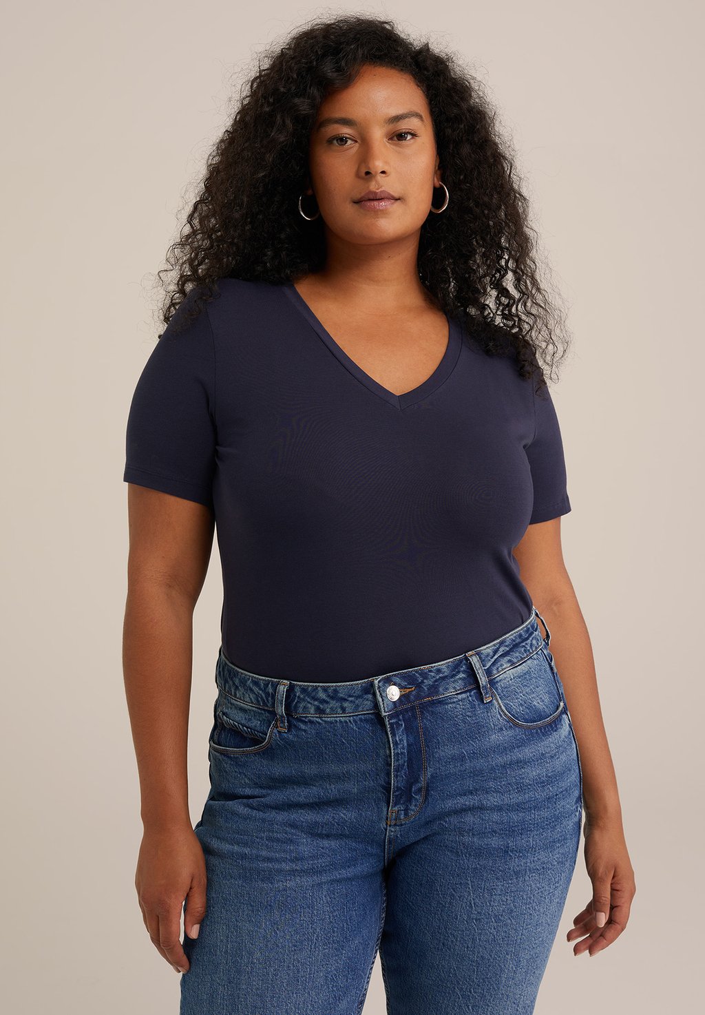 Базовая футболка CURVE WE Fashion, темно-синий
Базовая футболка CURVE WE Fashion, темно-синий