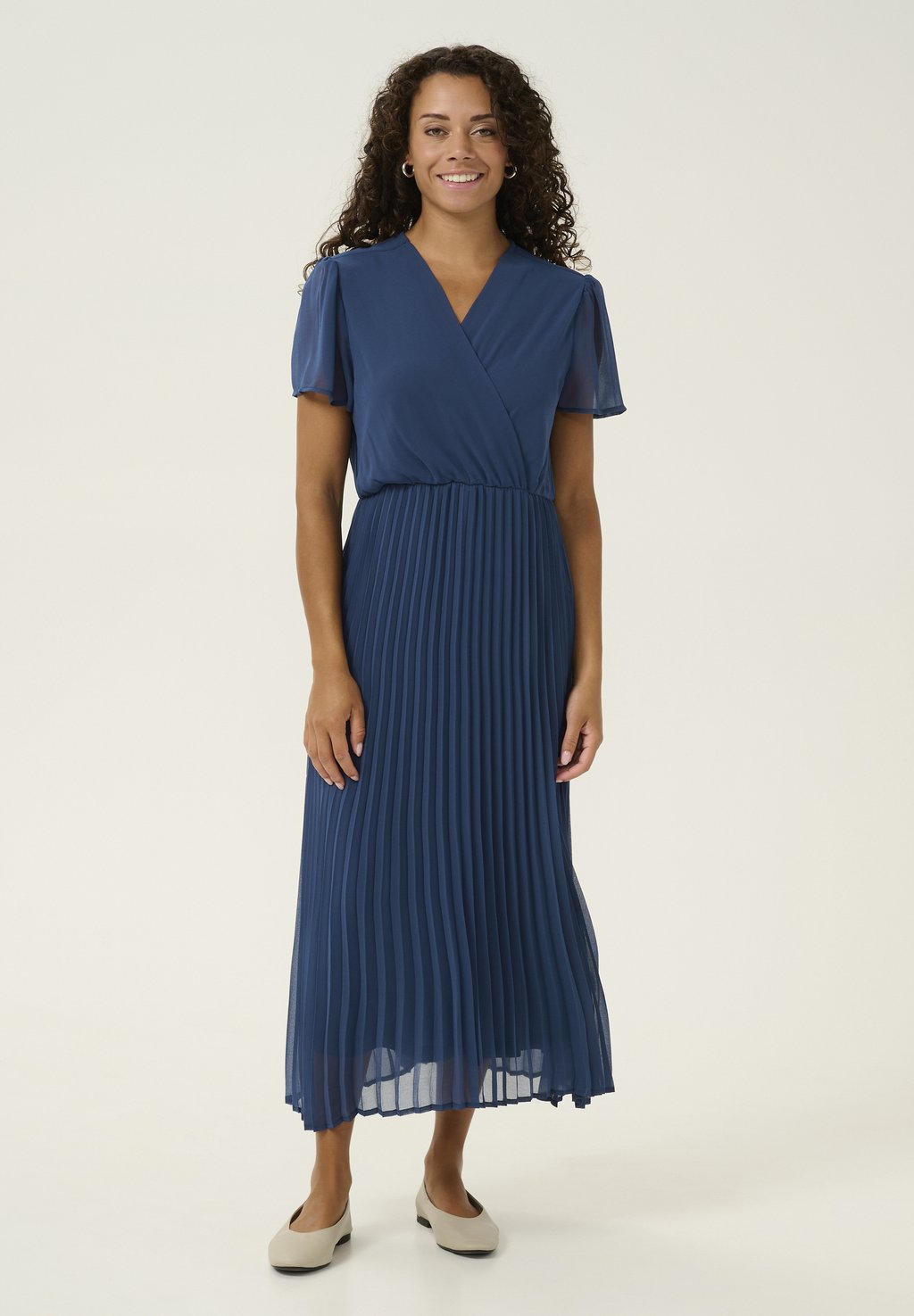 Повседневное платье CUUNI CHEILA Culture, темно-синий
Повседневное платье CUUNI CHEILA Culture, темно-синий