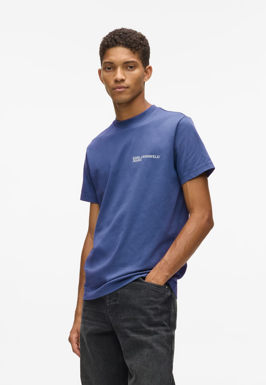 Футболка Karl Lagerfeld Jeans SLIM TEE, Washed Federal Blue/Grey, Серый, Футболка Karl Lagerfeld Jeans SLIM TEE, Washed Federal Blue/Grey
Футболка Karl Lagerfeld Jeans SLIM TEE, Washed Federal Blue/Grey, Серый, Футболка Karl Lagerfeld Jeans SLIM TEE, Washed Federal Blue/Grey
