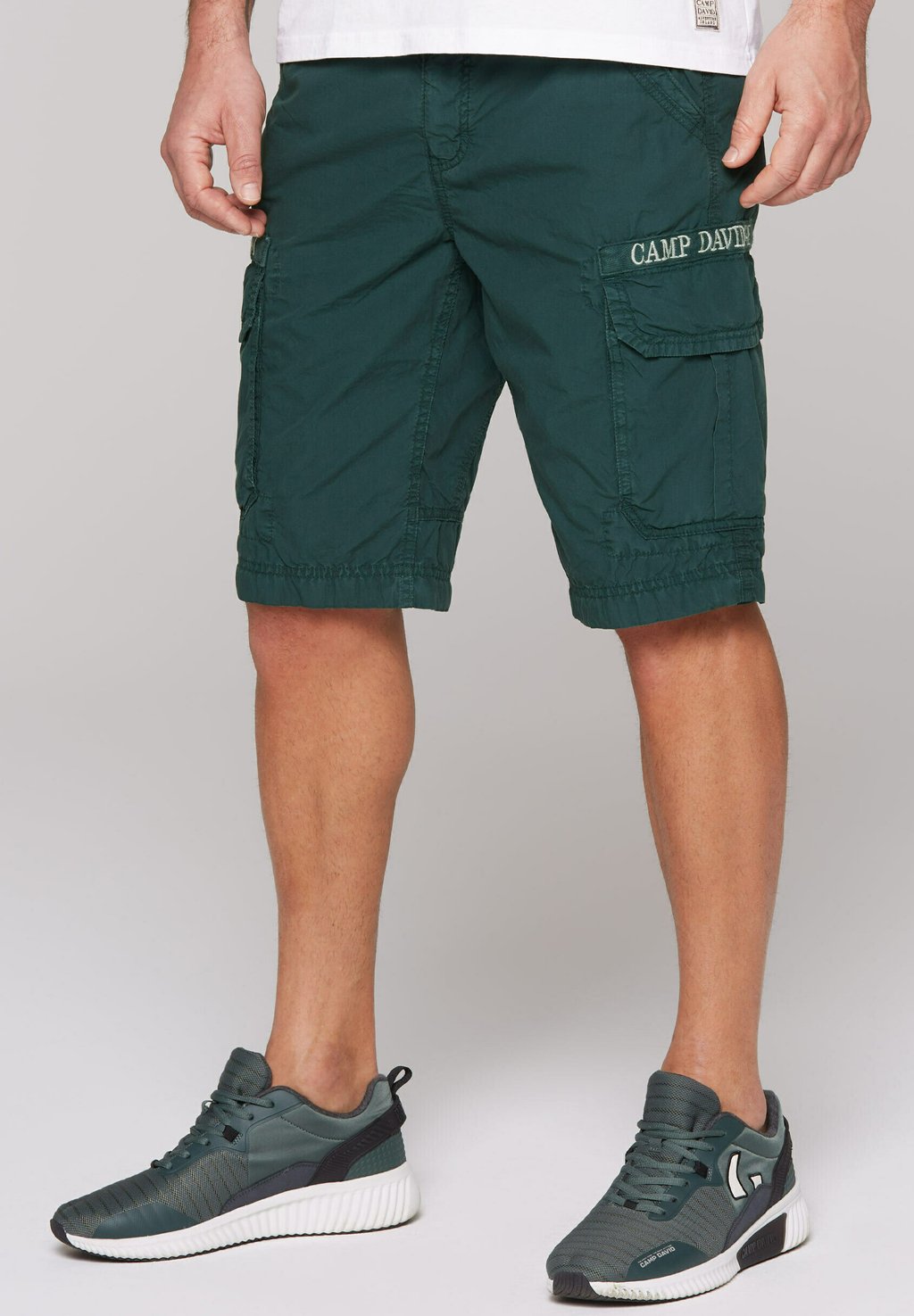 Шорты CARGO MIT TONIGEN TAPES UND STICKEREIEN Camp David, зеленый
Шорты CARGO MIT TONIGEN TAPES UND STICKEREIEN Camp David, зеленый