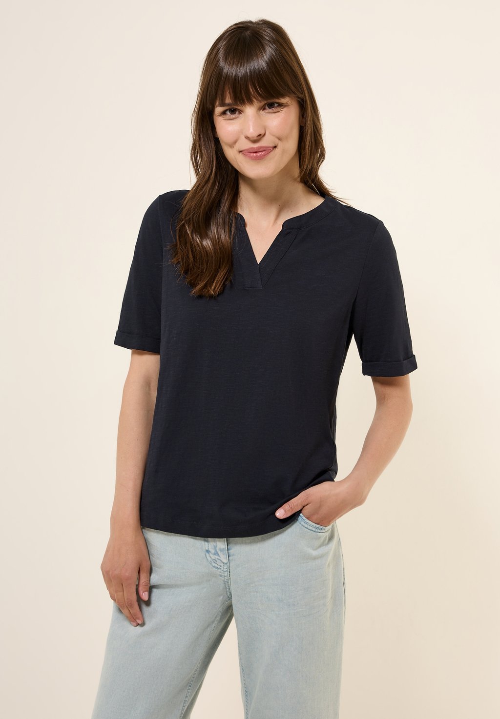 Базовая футболка IM LOOK Cecil, черный
Базовая футболка IM LOOK Cecil, черный