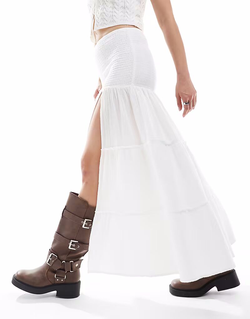 Юбка макси Bershka с присборенной талией, многослойная, белого цвета
Юбка макси Bershka с присборенной талией, многослойная, белого цвета