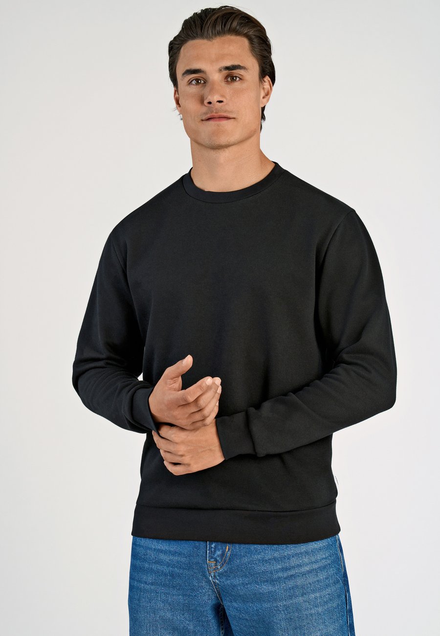 Толстовка Lindbergh O-NECK , Black
Толстовка Lindbergh O-NECK , Black
