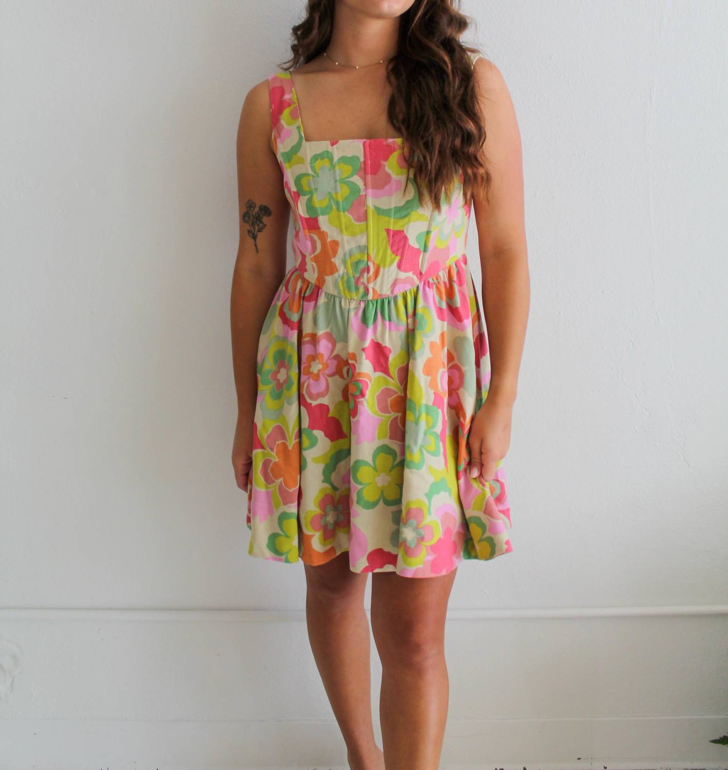 Платье из льна с суперцветочным принтом цвета лайма In The Beginning, цвет lime
Платье из льна с суперцветочным принтом цвета лайма In The Beginning, цвет lime