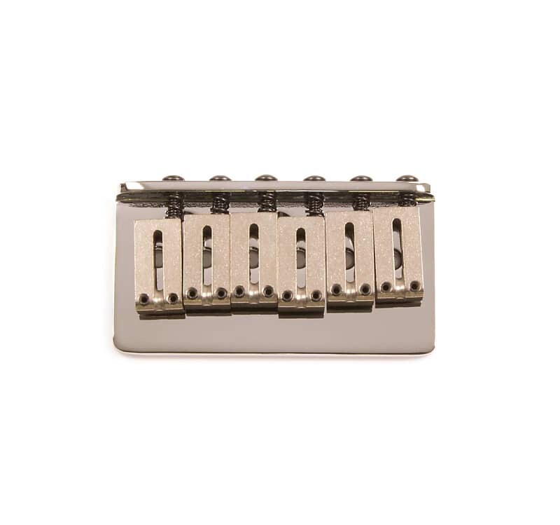 Подлинный бридж Fender USA American Stratocaster Chrome Hardtail 003-2909-049
Подлинный бридж Fender USA American Stratocaster Chrome Hardtail 003-2909-049