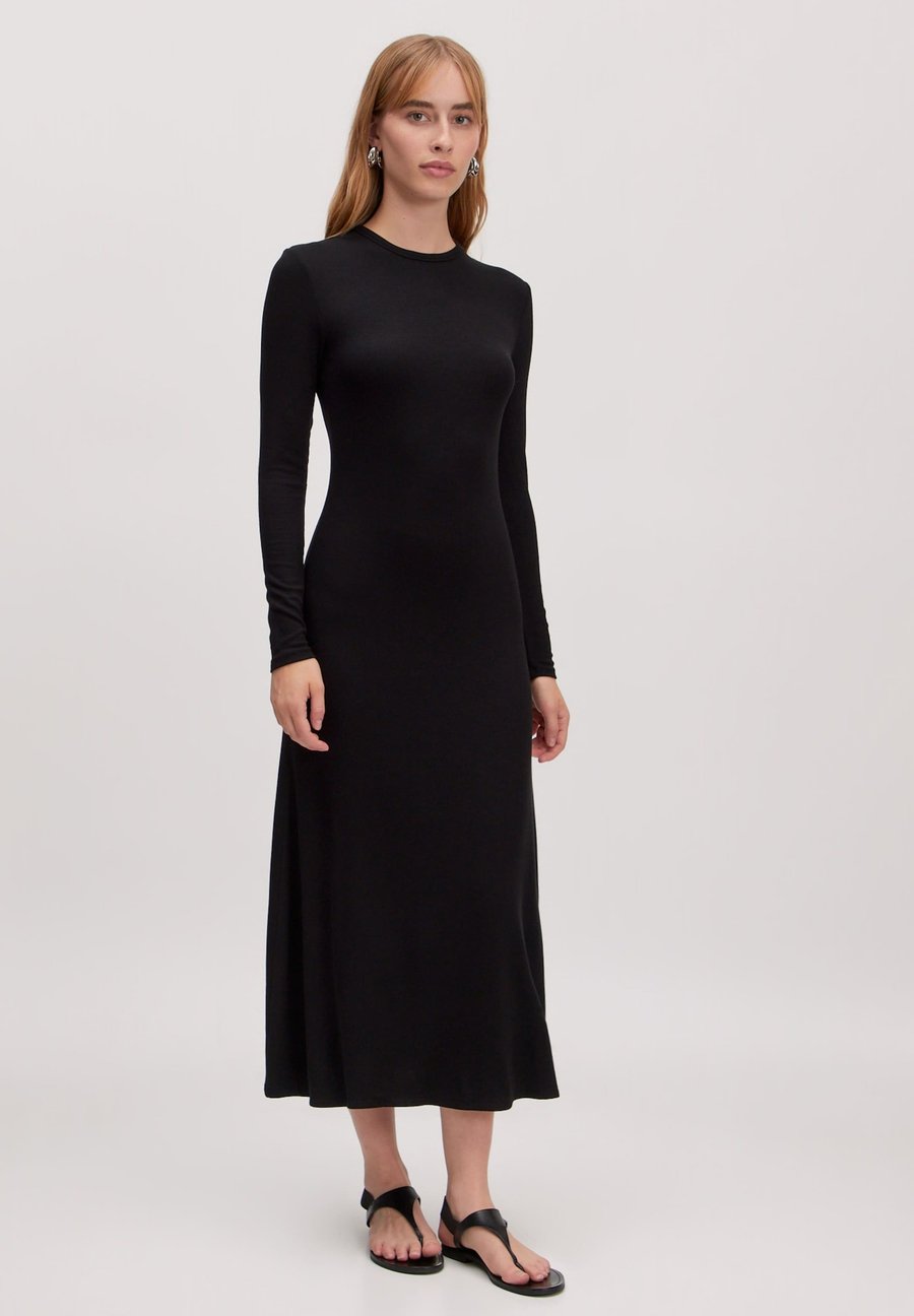 Платье EDITED VANGELIA, Schwarz/Black
Платье EDITED VANGELIA, Schwarz/Black