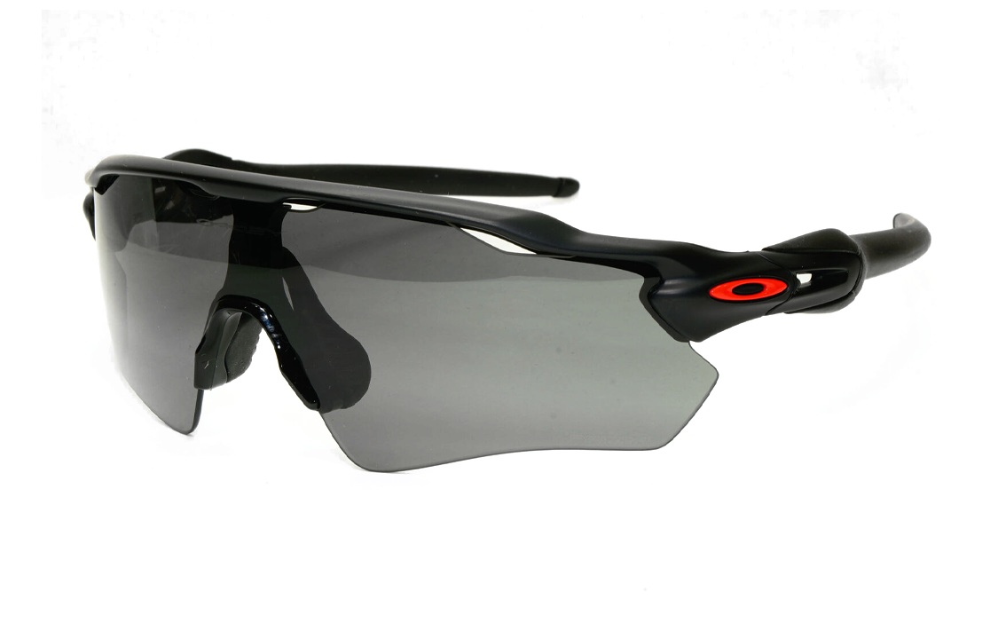 Солнцезащитные очки унисекс Oakley, черный
Солнцезащитные очки унисекс Oakley, черный