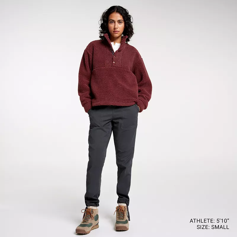 Женский пуловер из шерпы с застежкой Alpine Design размером 1/4, цвет Dark Auburn
Женский пуловер из шерпы с застежкой Alpine Design размером 1/4, цвет Dark Auburn