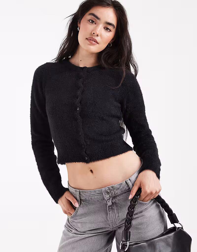 Пушистый вязаный микрокардиган Daisy Street черного цвета
Пушистый вязаный микрокардиган Daisy Street черного цвета