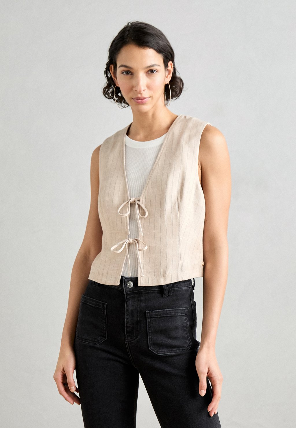 Жилет INAH VEST Mos Mosh, песочный
Жилет INAH VEST Mos Mosh, песочный