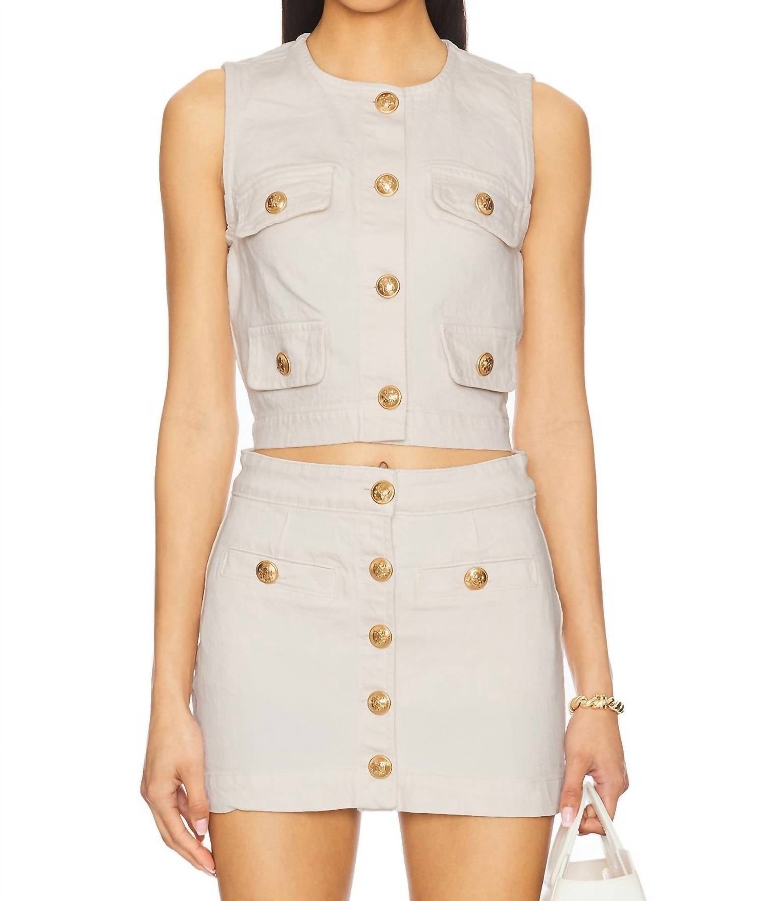 Безрукавный джинсовый топ натурального цвета BLANKNYC
Безрукавный джинсовый топ натурального цвета BLANKNYC