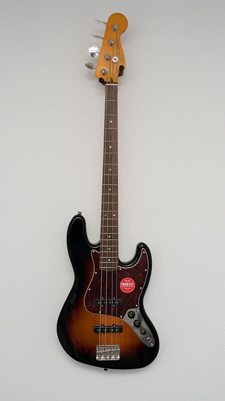 Squier Classic Vibe '60s Jazz Bass с грифом Indian Laurel 0374530500
Squier Classic Vibe '60s Jazz Bass с грифом Indian Laurel 0374530500