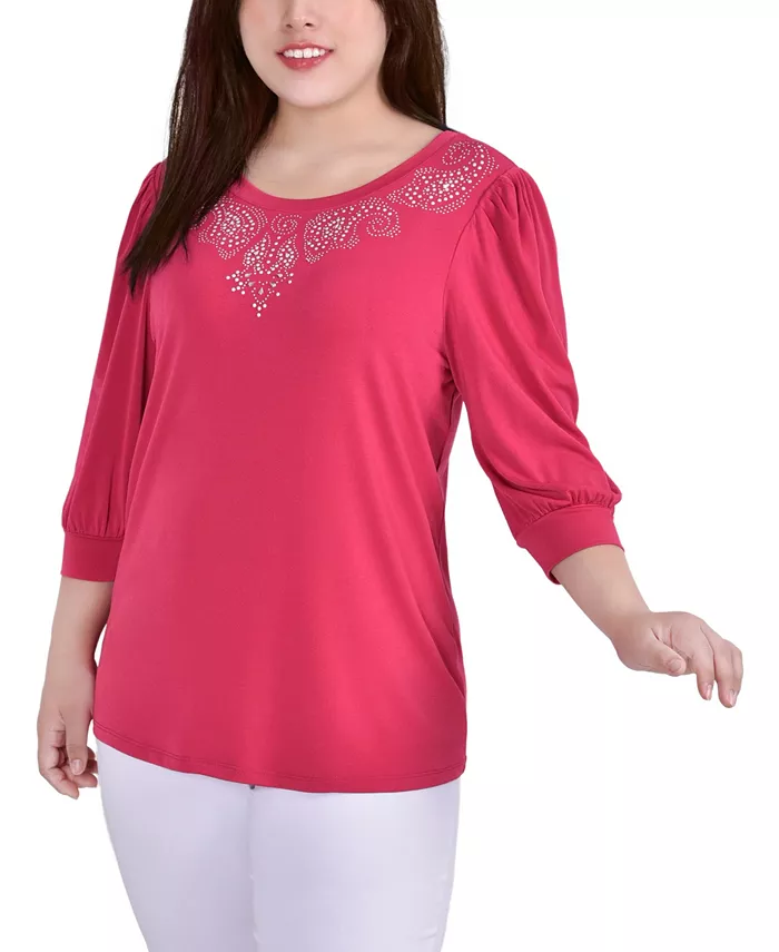 Топ размера плюс с рукавами 3/4 и отделкой камнями NY Collection
Топ размера плюс с рукавами 3/4 и отделкой камнями NY Collection