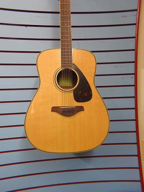 Гитара Yamaha FG-820-12
Гитара Yamaha FG-820-12