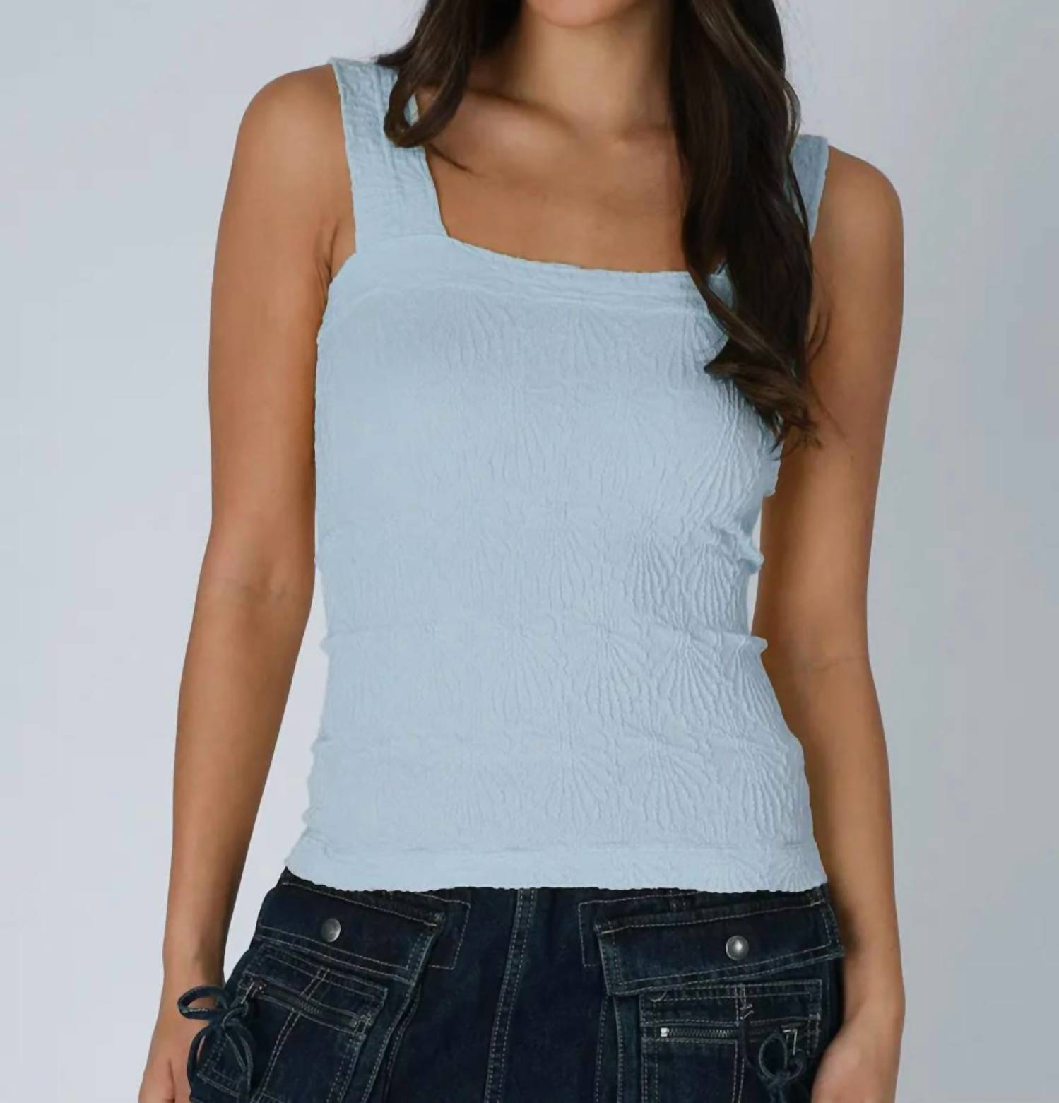 Синий топ с квадратным вырезом Nikibiki
Синий топ с квадратным вырезом Nikibiki