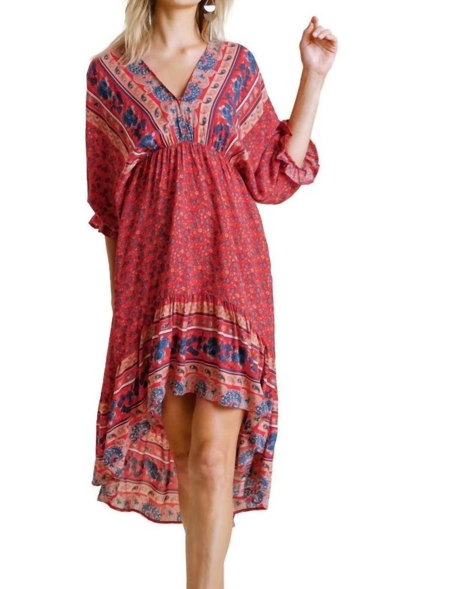 Смешанный принт богемное миди-платье в красной гамме Umgee
Смешанный принт богемное миди-платье в красной гамме Umgee