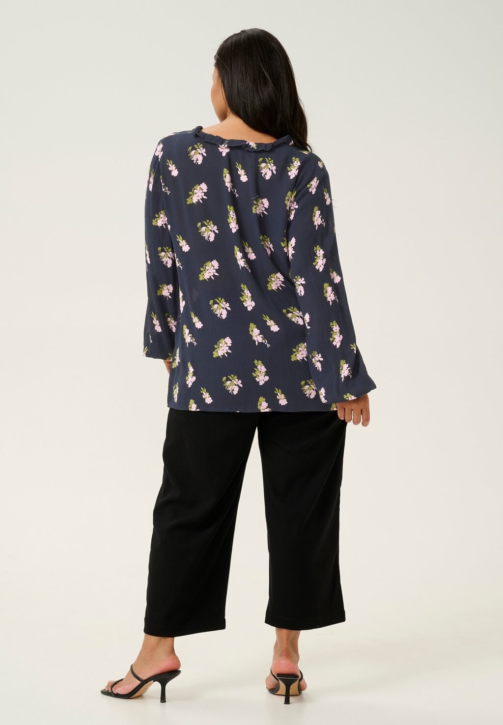 Блуза ELLENA Kaffe Curve, темно-синий
Блуза ELLENA Kaffe Curve, темно-синий