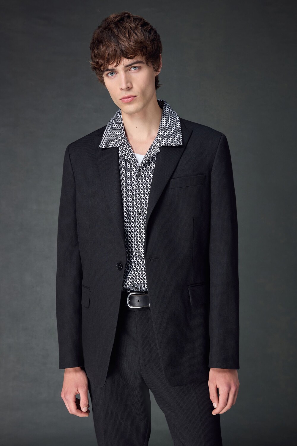 Приталенный пиджак в полоску с текстурой Next, черный
Приталенный пиджак в полоску с текстурой Next, черный