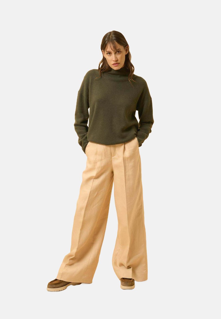 Джемпер Just Cashmere Jumper, Khaki
Джемпер Just Cashmere Jumper, Khaki