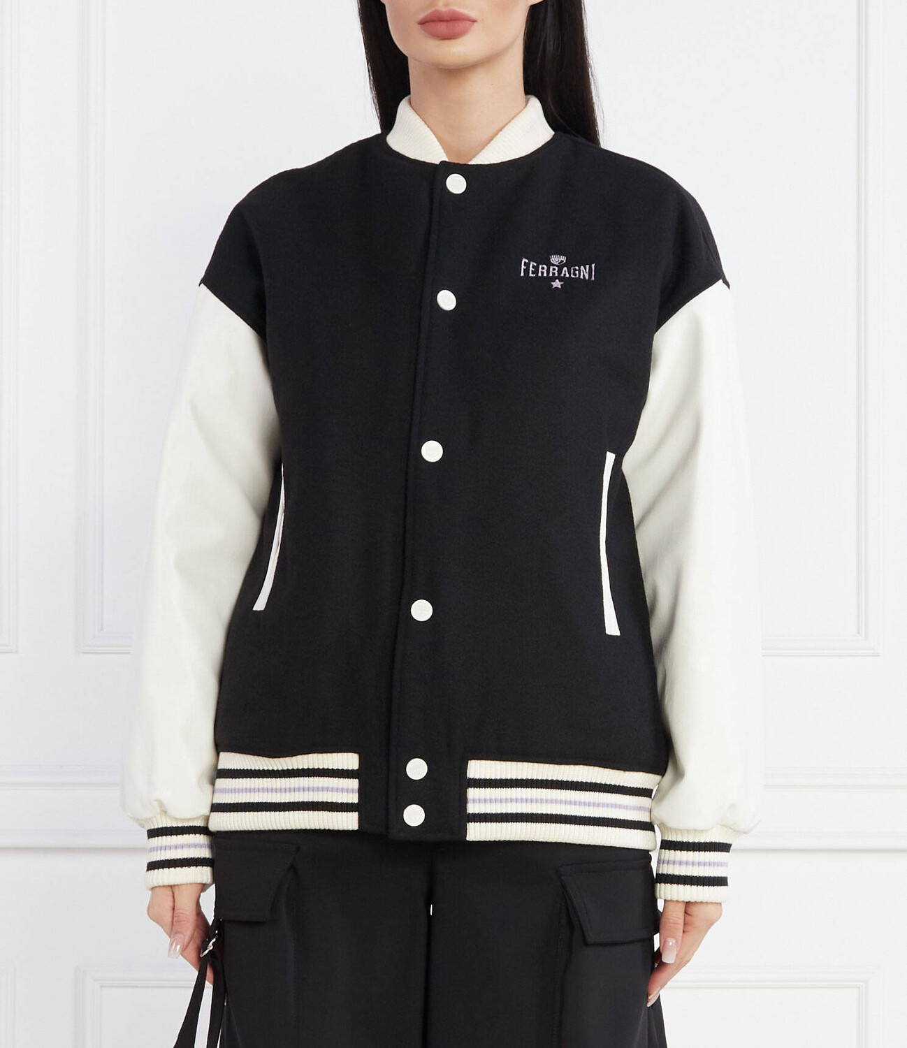 Куртка Chiara Ferragni Regular Fit, черный
Куртка Chiara Ferragni Regular Fit, черный