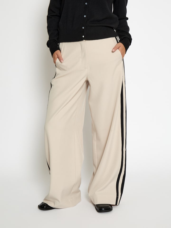 Брюки песочно-серого цвета minus
Брюки песочно-серого цвета minus