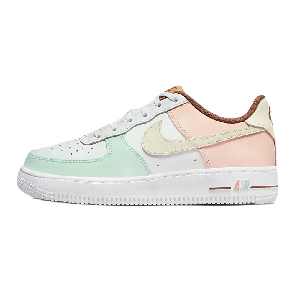 Кроссовки Nike Air Force 1 LV8, белый/зеленый/желтый 
Кроссовки Nike Air Force 1 LV8, белый/зеленый/желтый