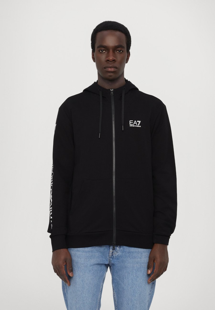 Худи EA7 Emporio Armani UNISEX, Black/White/Black, Белый, Худи EA7 Emporio Armani UNISEX, Black/White/Black
Худи EA7 Emporio Armani UNISEX, Black/White/Black, Белый, Худи EA7 Emporio Armani UNISEX, Black/White/Black