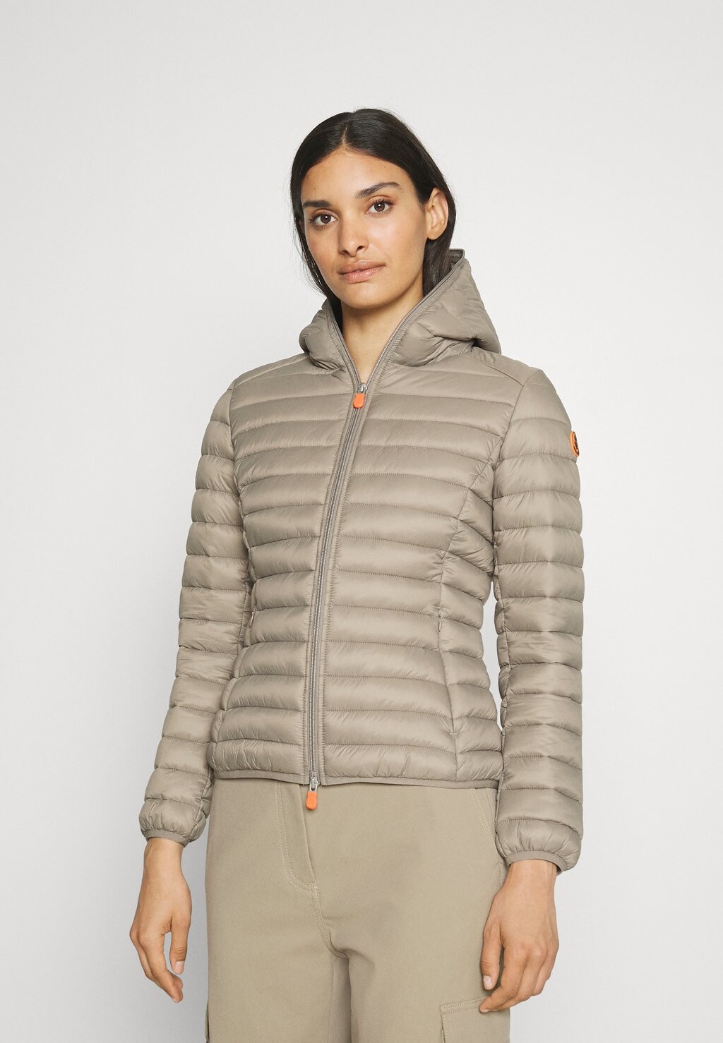 Зимняя куртка DAISY Save the duck, слоновый серый
Зимняя куртка DAISY Save the duck, слоновый серый