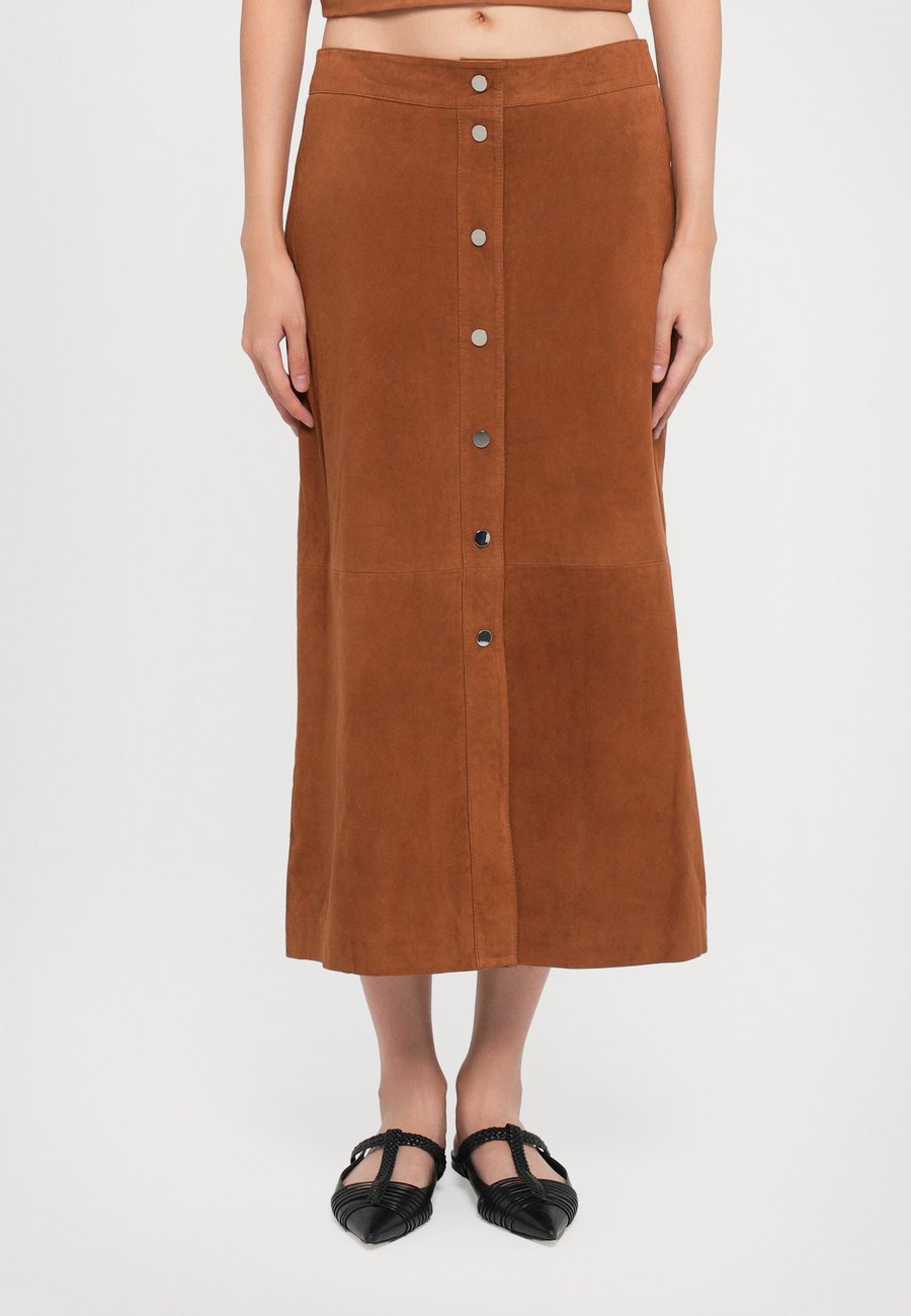 Юбка STUDIO ID BUTTON MIDI SKIRT, Tabacco/Ochre
Юбка STUDIO ID BUTTON MIDI SKIRT, Tabacco/Ochre