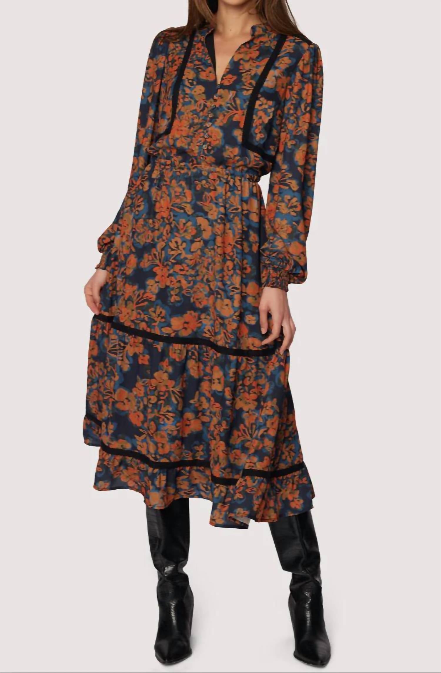 Платье миди Embers Bloom в коричневом цвете с несколькими оттенками Lost + Wander, коричневый
Платье миди Embers Bloom в коричневом цвете с несколькими оттенками Lost + Wander, коричневый