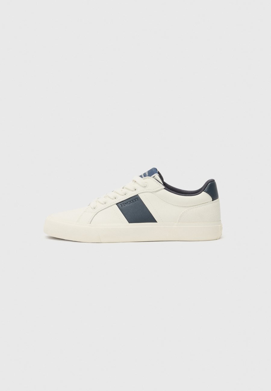 Кроссовки Hackett London BLAKE HERITAGE, White
Кроссовки Hackett London BLAKE HERITAGE, White