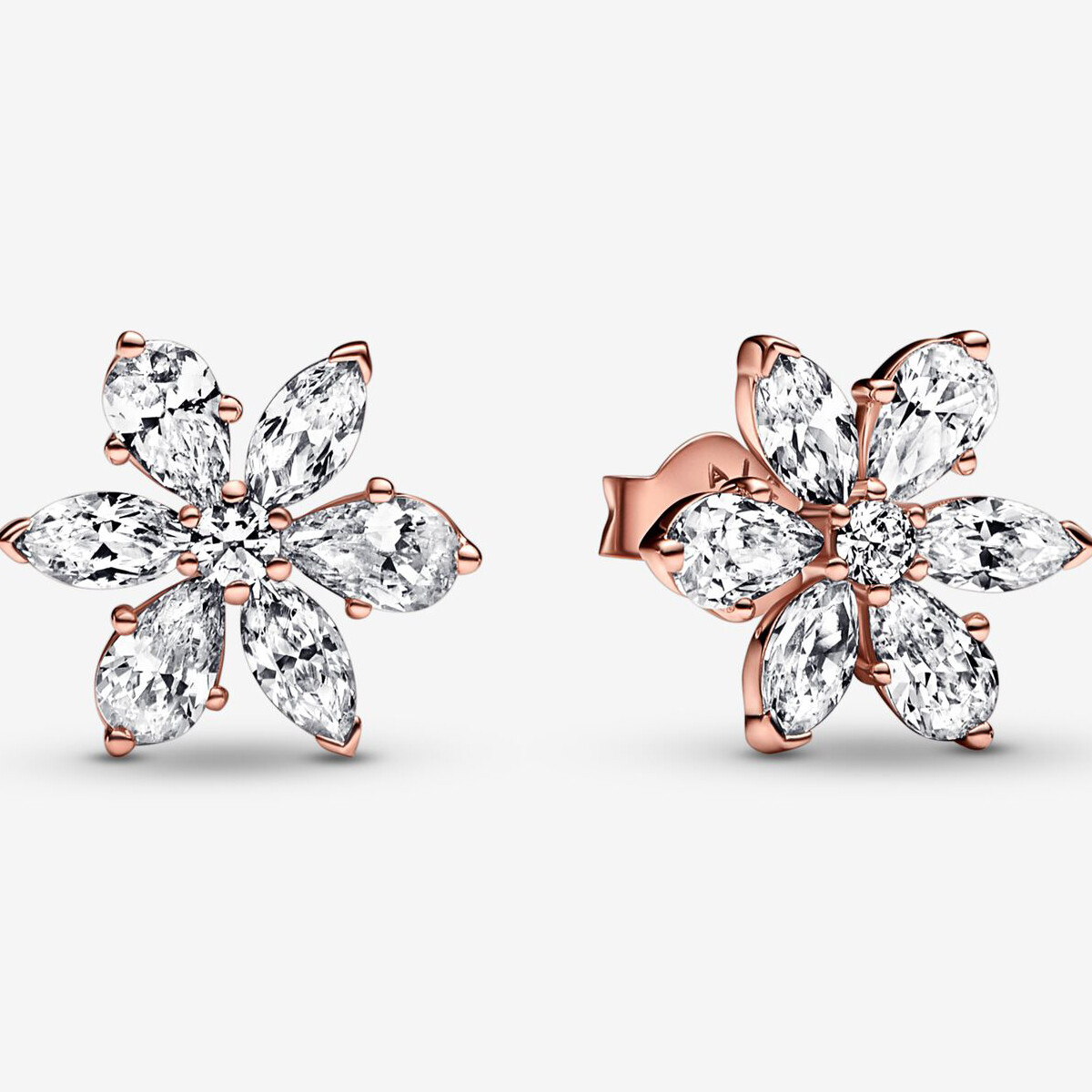 Серьги Pandora Sparkling Herbarium Cluster, розовое золото
Серьги Pandora Sparkling Herbarium Cluster, розовое золото