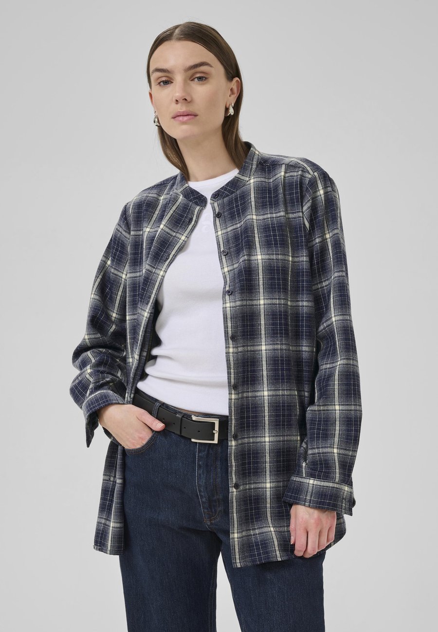 Блуза My Essential Wardrobe MARLYMW SHIRT, After Midnight Check/Dark Blue
Блуза My Essential Wardrobe MARLYMW SHIRT, After Midnight Check/Dark Blue