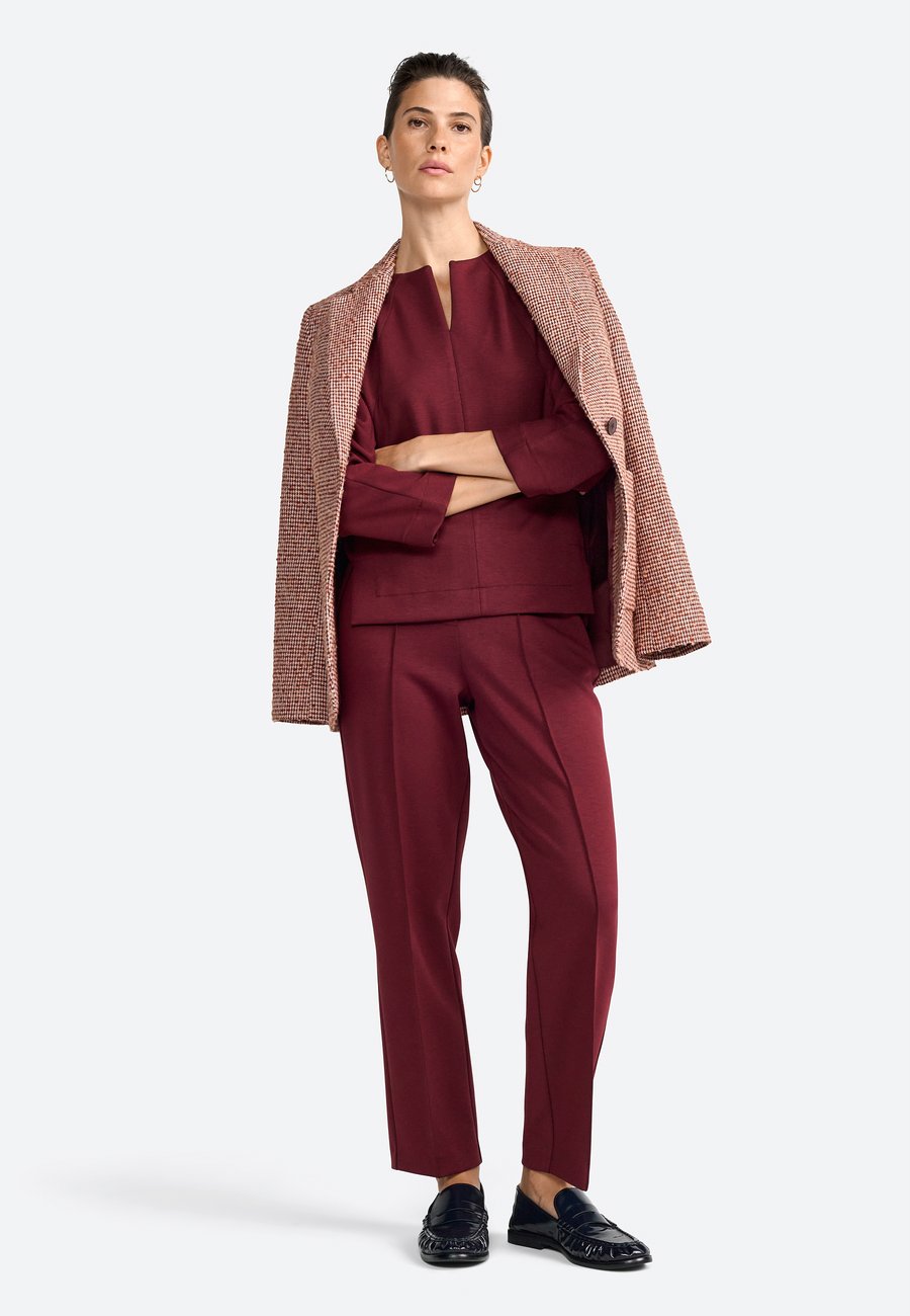 Топ Rich & Royal Long sleeved top, Ruby Glow/Bordeaux
Топ Rich & Royal Long sleeved top, Ruby Glow/Bordeaux