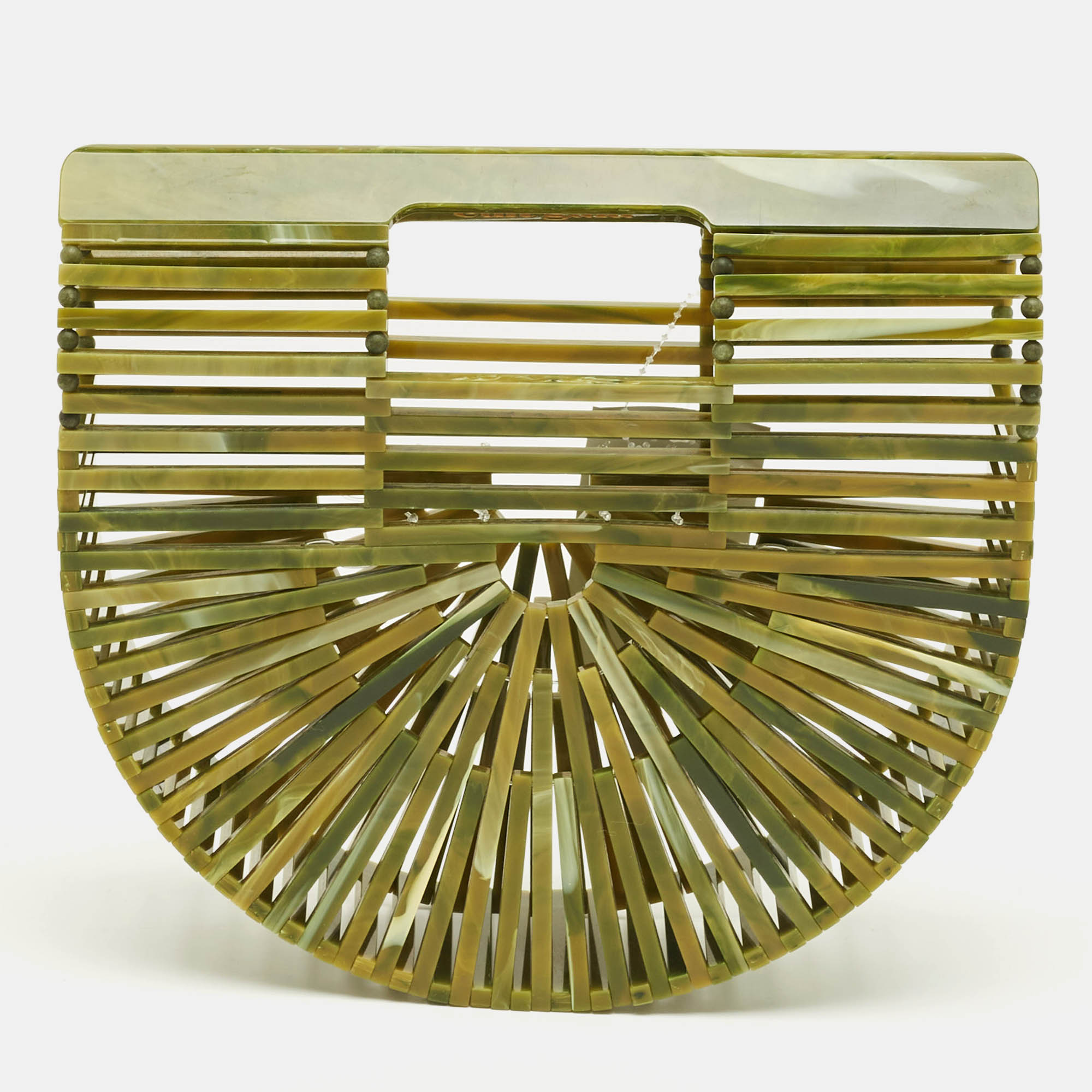 Мини-клатч Cult Gaia из зеленого акрила в форме ковчега
Мини-клатч Cult Gaia из зеленого акрила в форме ковчега