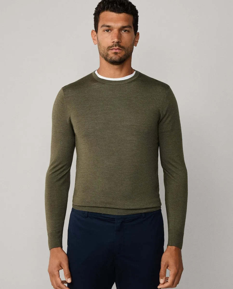 Мужской свитер из шерсти мериноса и шелка с круглым вырезом Hackett, военный зеленый
Мужской свитер из шерсти мериноса и шелка с круглым вырезом Hackett, военный зеленый