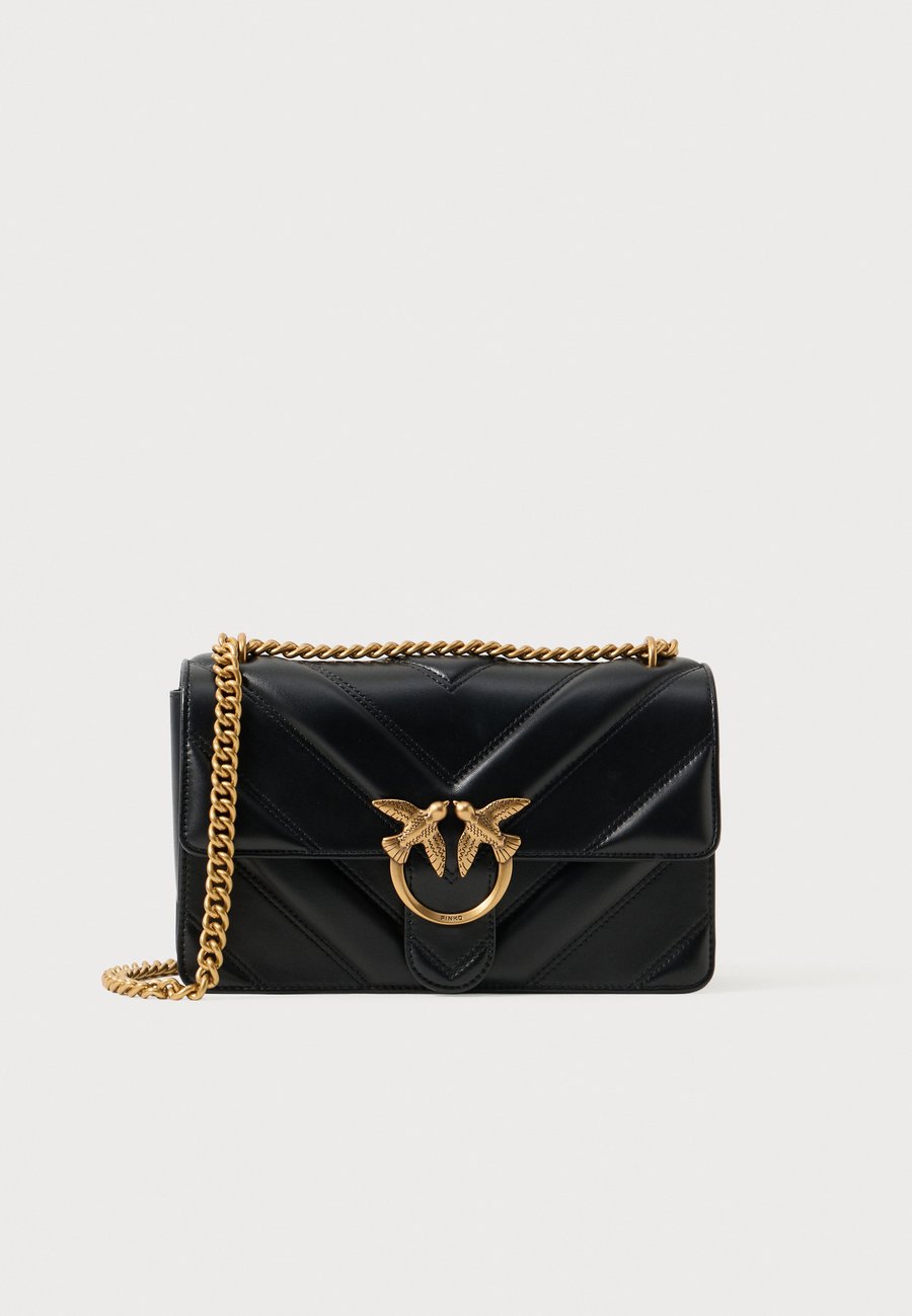 Сумка кросс-боди Pinko LOVE ONE CLASSIC, Nero/Gold-Coloured/Black
Сумка кросс-боди Pinko LOVE ONE CLASSIC, Nero/Gold-Coloured/Black