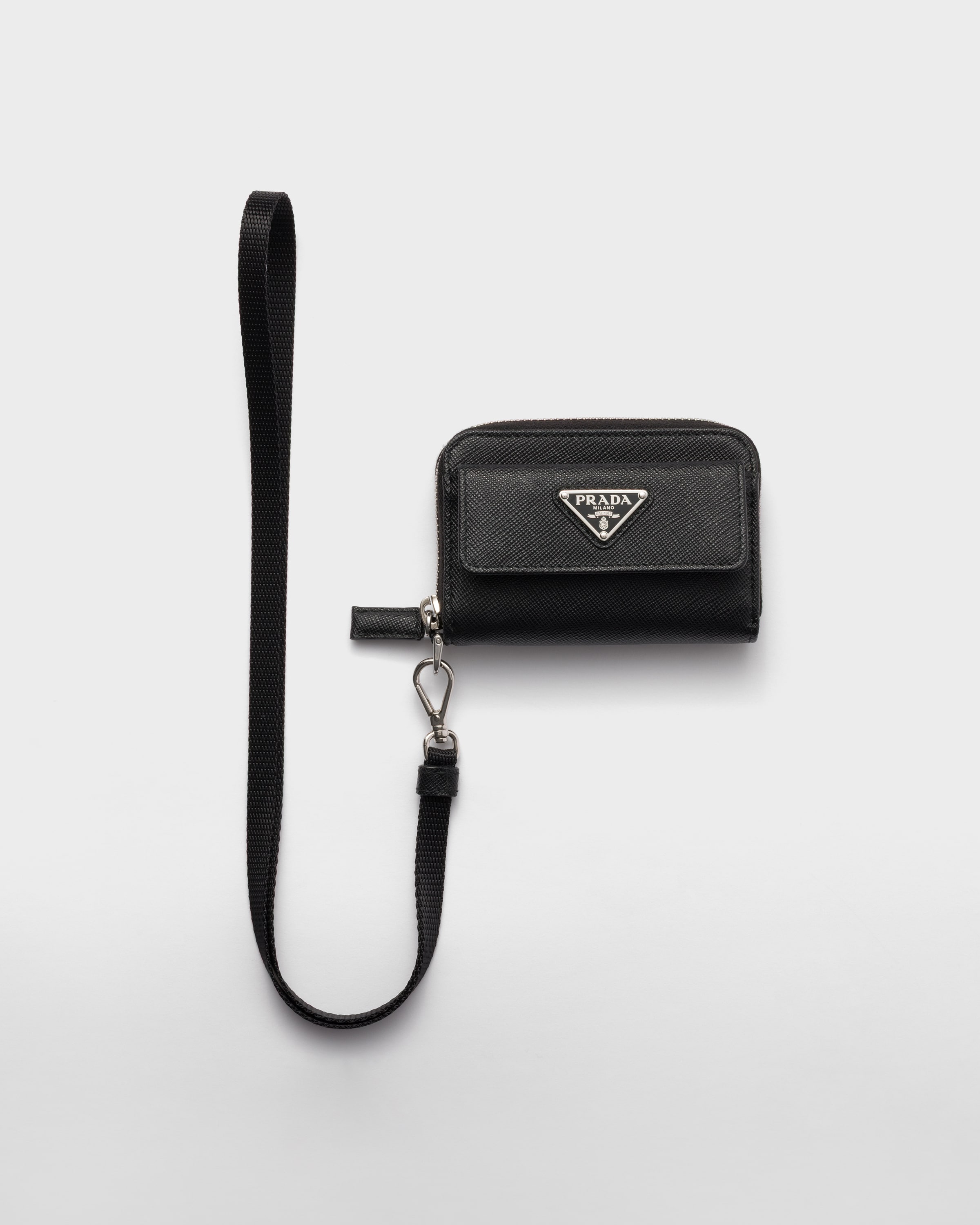 Монетница из сафьяновой кожи Prada, черный
Монетница из сафьяновой кожи Prada, черный