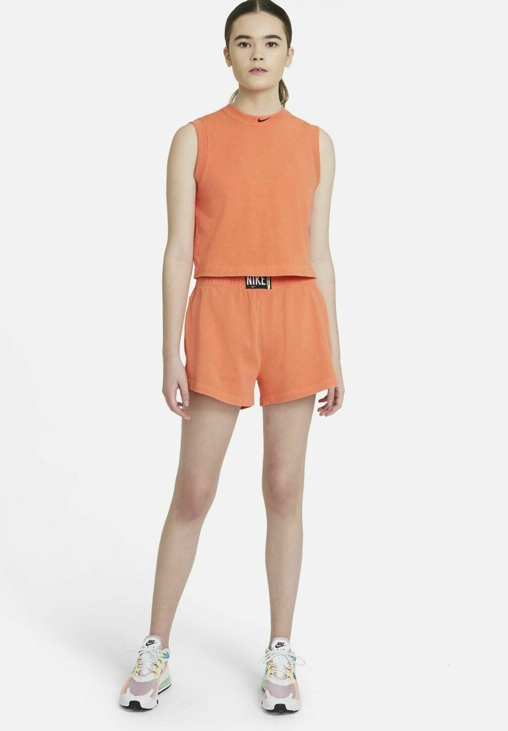 Шорты WASH Nike, оранжевый
Шорты WASH Nike, оранжевый