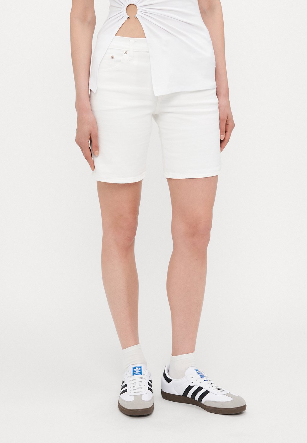 Джинсовые шорты GIRLFRIEND Gap Tall, белый
Джинсовые шорты GIRLFRIEND Gap Tall, белый