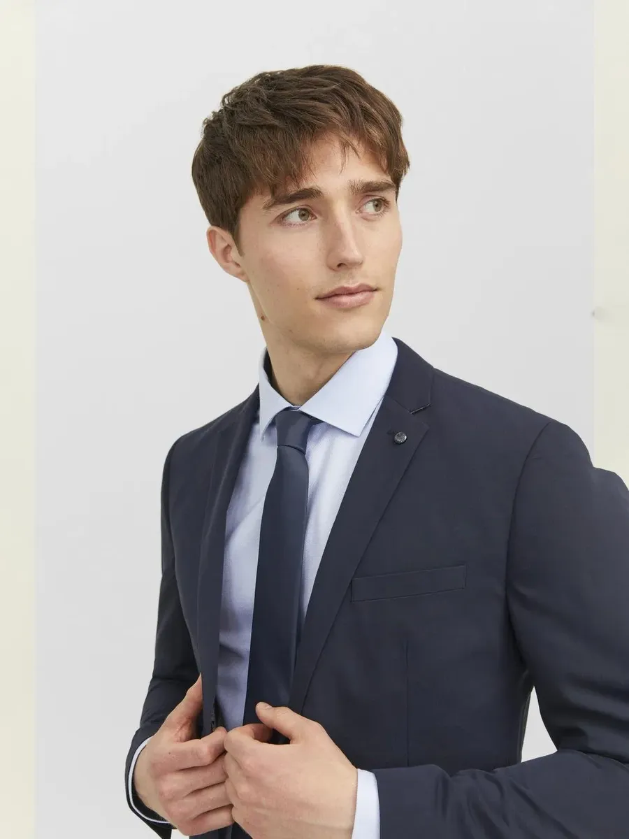 Галстук Jack & Jones "JACSOLID TIE NOOS", синий
Галстук Jack & Jones "JACSOLID TIE NOOS", синий
