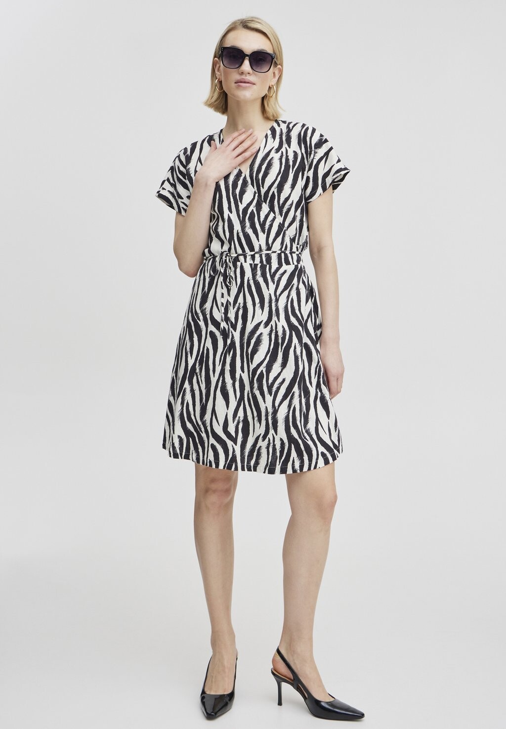 Повседневное платье BYFALAKKA WRAP DRESS b.young, черный 
Повседневное платье BYFALAKKA WRAP DRESS b.young, черный