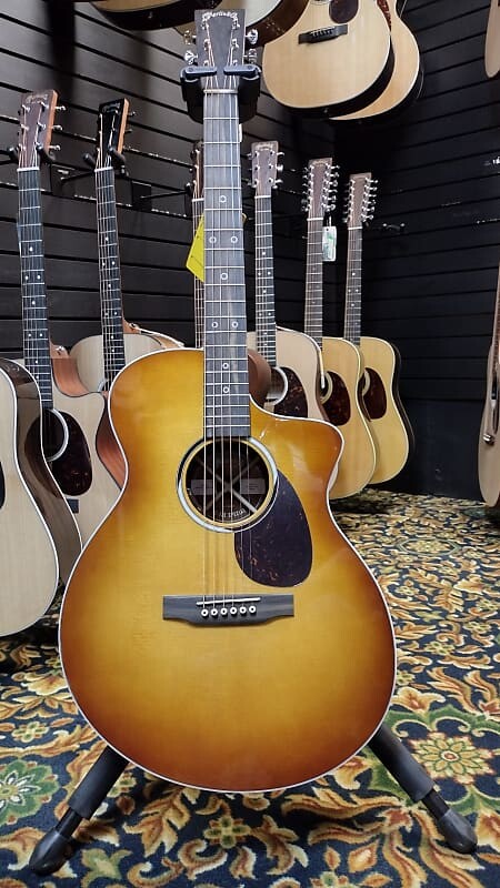 Серия Martin Road SC-13E Special Road Series SC-13E Special
Серия Martin Road SC-13E Special Road Series SC-13E Special