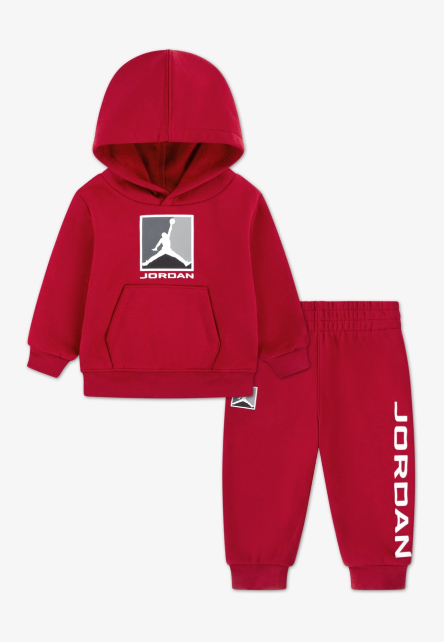 Толстовка Jordan BASELINE SET UNISEX, Gym Red/Red
Толстовка Jordan BASELINE SET UNISEX, Gym Red/Red